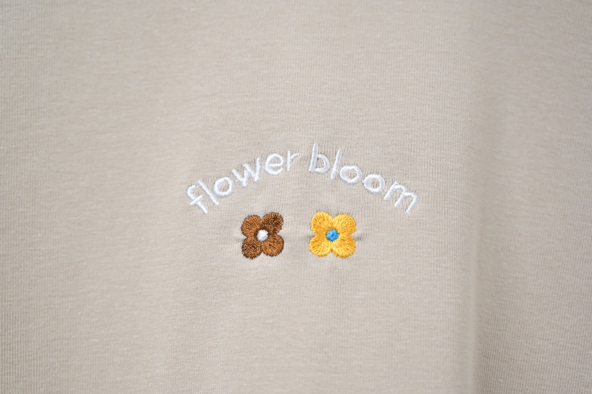 夏季 小花刺繡上衣 – 精緻小花刺繡,氣質滿分 - Image 13