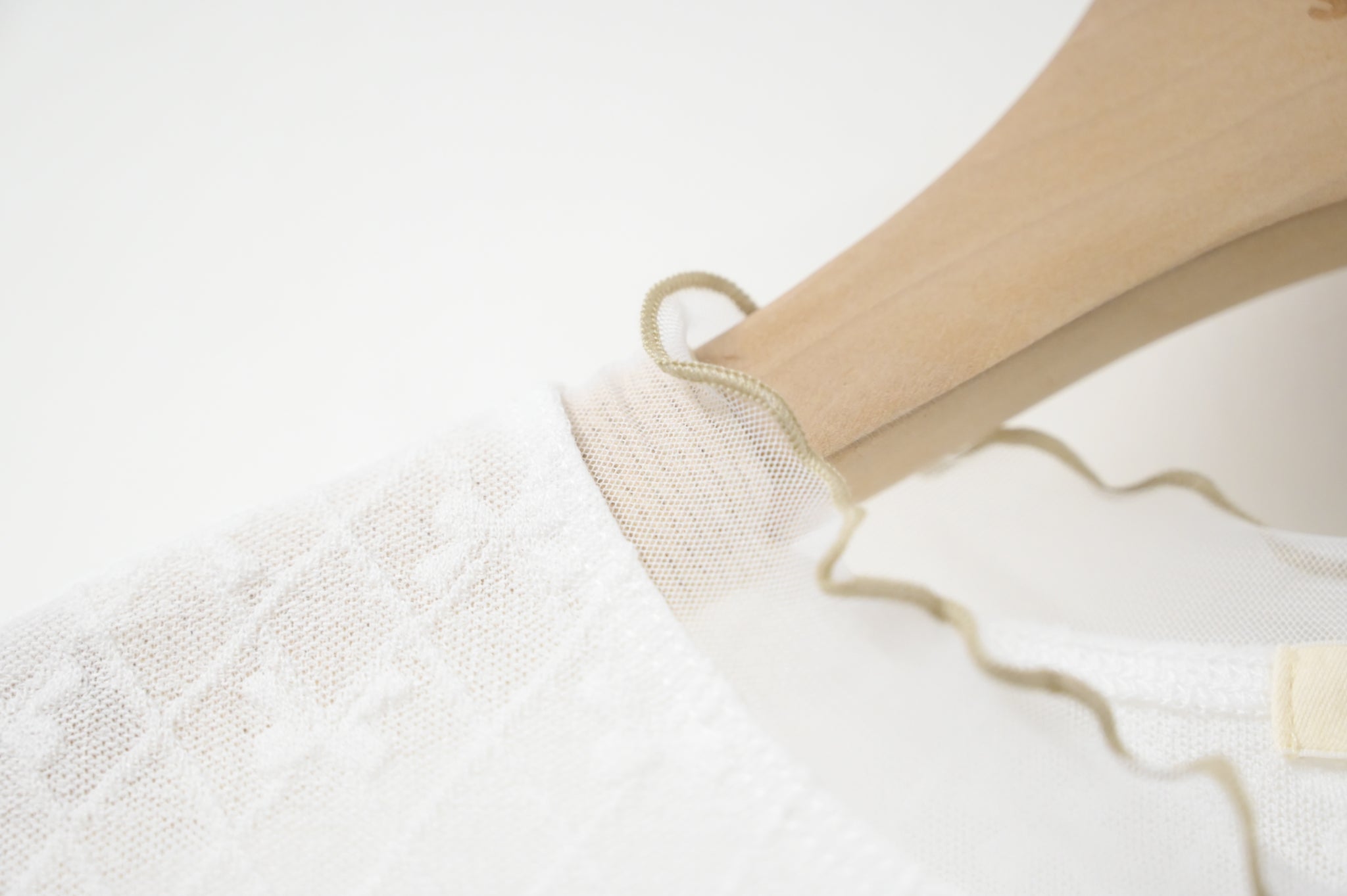 夏季 透視捆邊蝴蝶結上衣 – 透視捆邊,蝴蝶結亮點 - Image 8