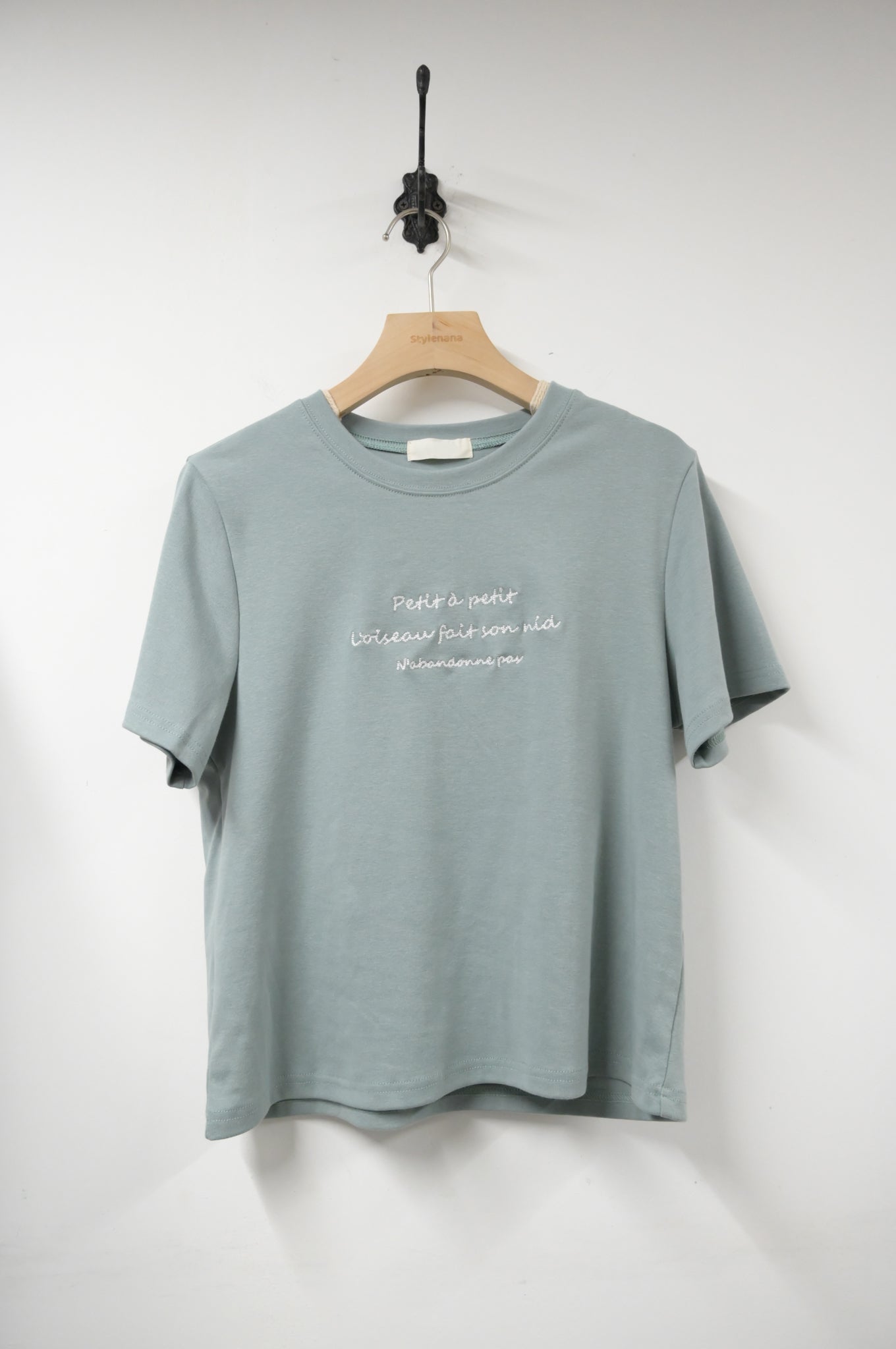 夏季 刺繡字純棉上衣 – 英文刺繡字,純棉透氣 - Image 8