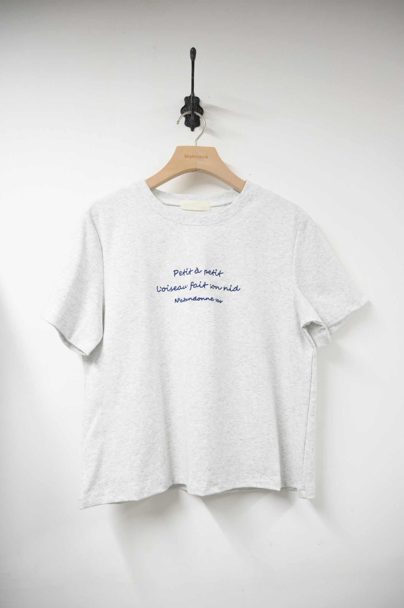 夏季 刺繡字純棉上衣 – 英文刺繡字,純棉透氣 - Image 12
